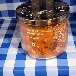 Bath & Body Works Sweet Cinnamon Pumpkin 3-Wick Candle